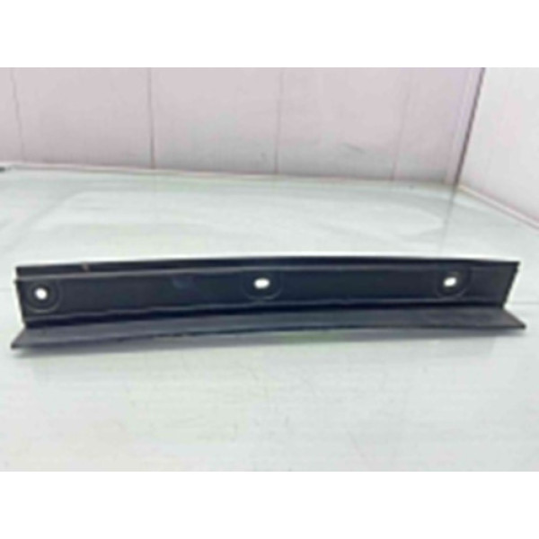 Moldura Esquerda Caçamba Volkswagen Saveiro Robust 2017/2020