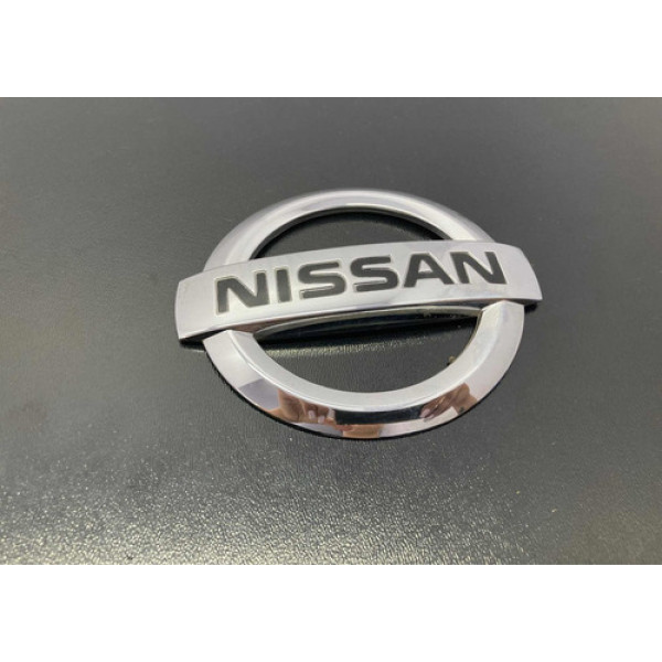 Emblema Nissan Capo Traseiro Nissan Tiida 2010