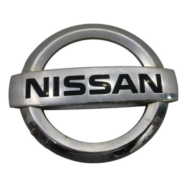 Emblema Tampa Traseira Logo Nissan March 2012/2020 52131 Prateado