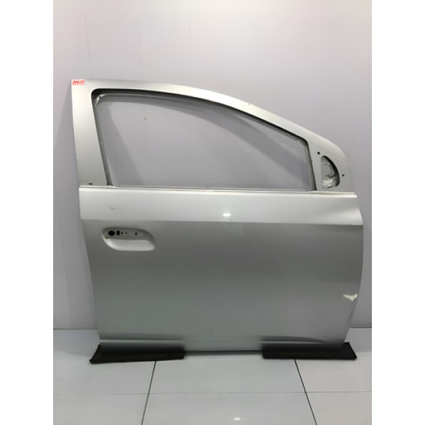 Porta Dianteira Direita Chevrolet Onix 2013-2019 C/detalhe Direita Prateado Dianteira