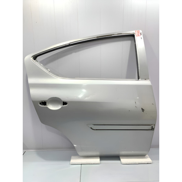 Porta Traseira Direita Nissan Versa 2011/2020 C/detalhes - Traseira - Direita - Prateado