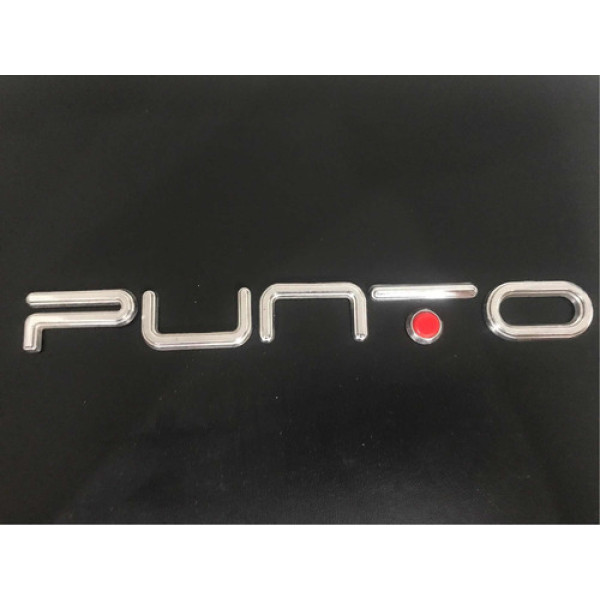 Emblema Punto Capô Traseiro Fiat Punto 2016