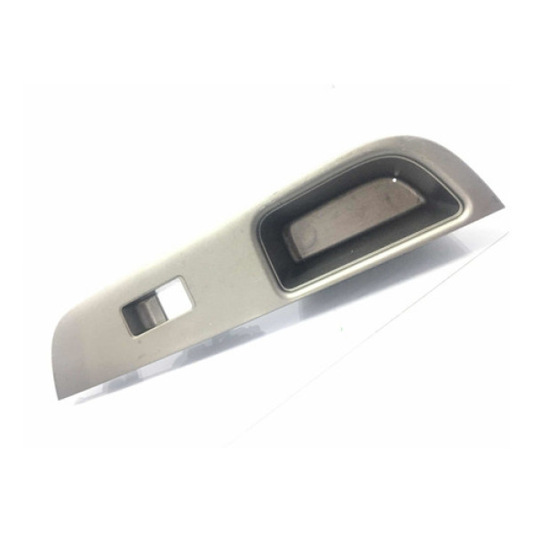 Moldura Botão Vidro Traseiro Esquerdo Nissan Tiida 2011