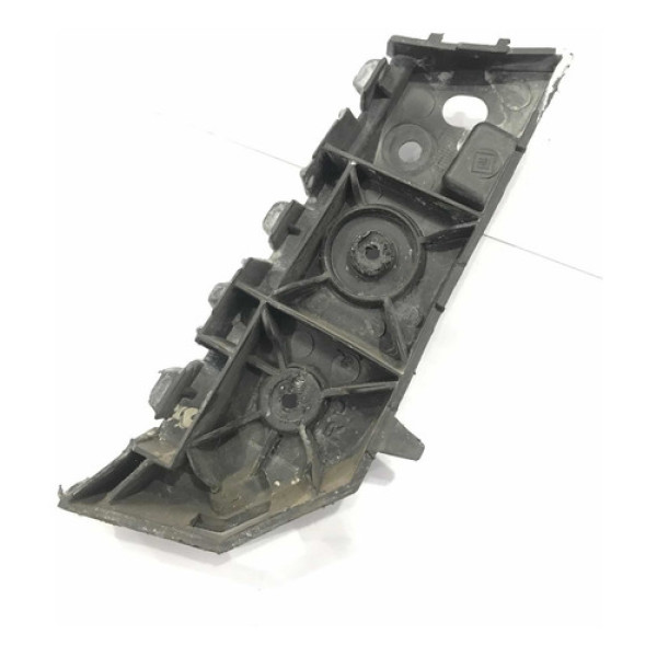 Guia Pára-choque Dianteiro Direito Chevrolet Cobalt  2013/17