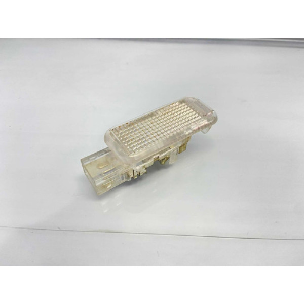 Luz Cortesia (branca) Porta Audi A4 2011