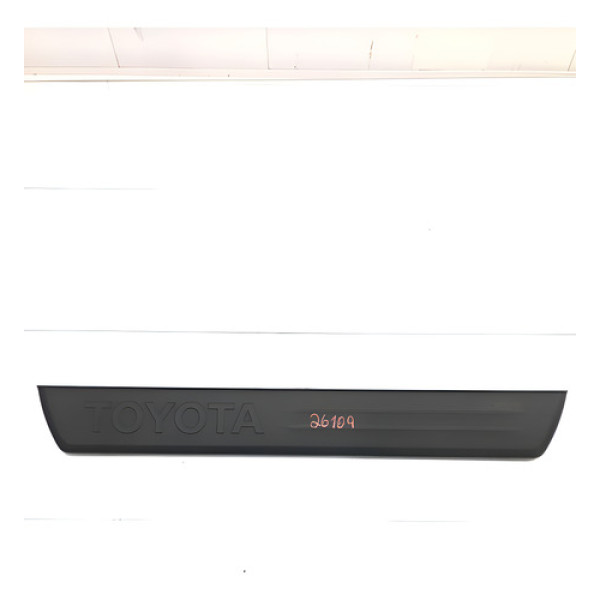 Soleira Porta Dianteira Direita Toyota Hilux 2016/2023 Preto