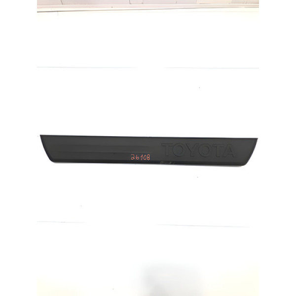 Soleira Porta Dianteira Esquerda Toyota Hilux 2016/2023 Preto