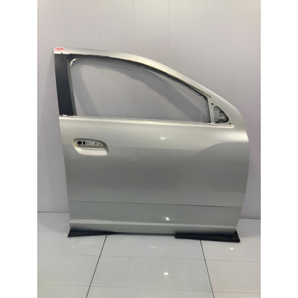 Porta Dianteira Direita Chevrolet Cobalt 2012/2021 - Dianteira - Direita - Prateado