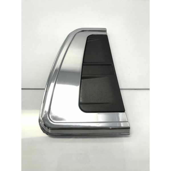 Moldura Acabamento Pará-lama Direito Toyota Hilux 2021/2023