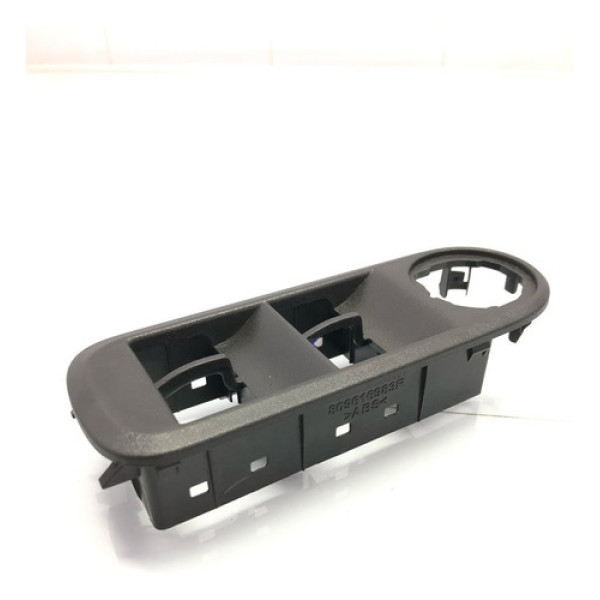 Moldura Comando Vidros Porta Dianteira Esquerda Oroch 15/21