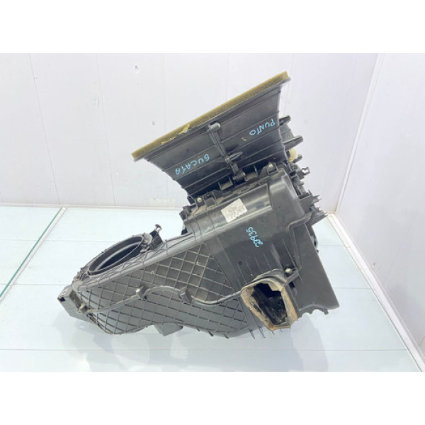 Caixa Ventilação Interna Fiat Punto 2008/2018
