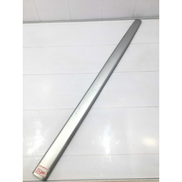 Friso Dianteiro Direito Nissan Tiida 2008/2014 C/detalhes