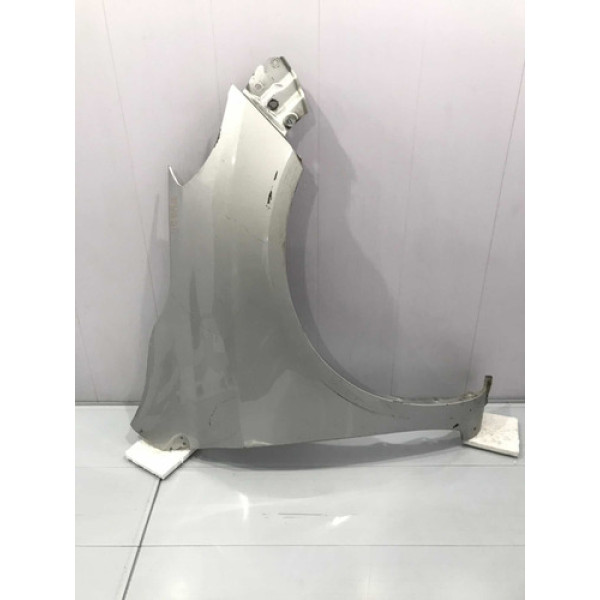 Pára-lama Direito Com Detalhe Nissan Versa 2017/2021