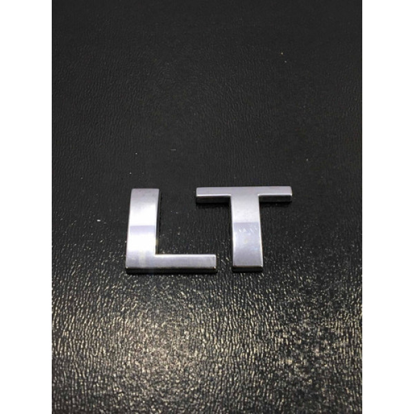 Emblema Lt Capô Traseiro Chevrolet Spin 2013/2019