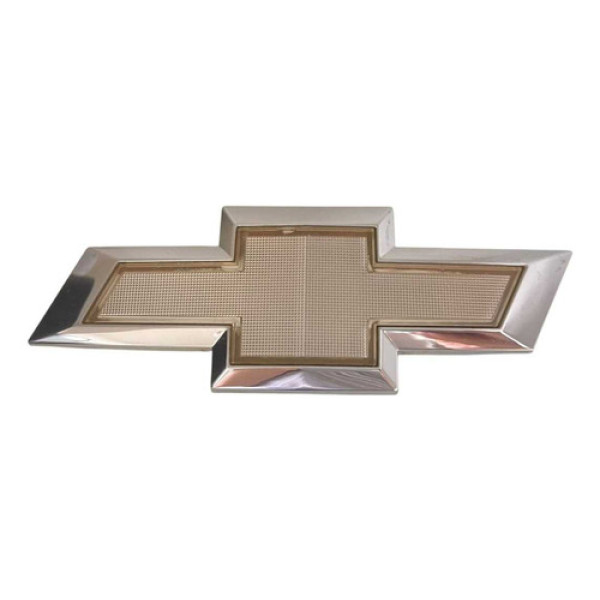 Emblema Chevrolet Capo Traseiro Gm Sonic 2012/2016 Dourado