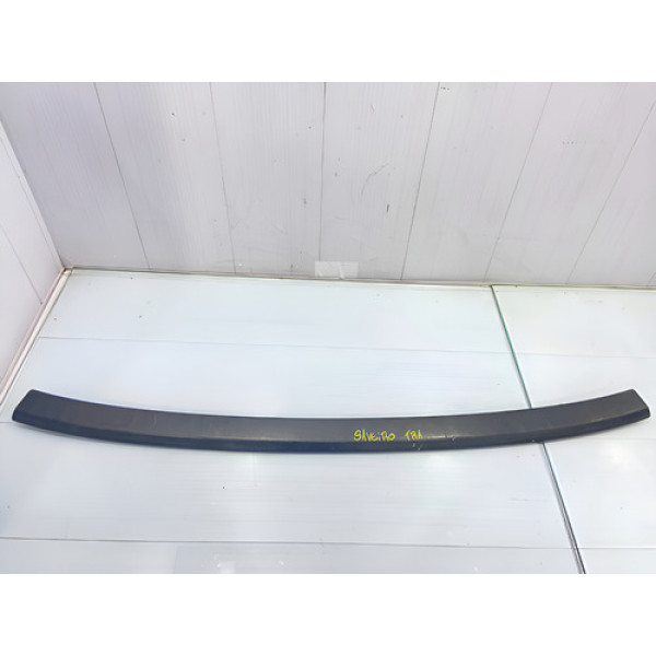 Moldura Superior Tampa Traseira Volkswagen Saveiro 2009/2020 Preto