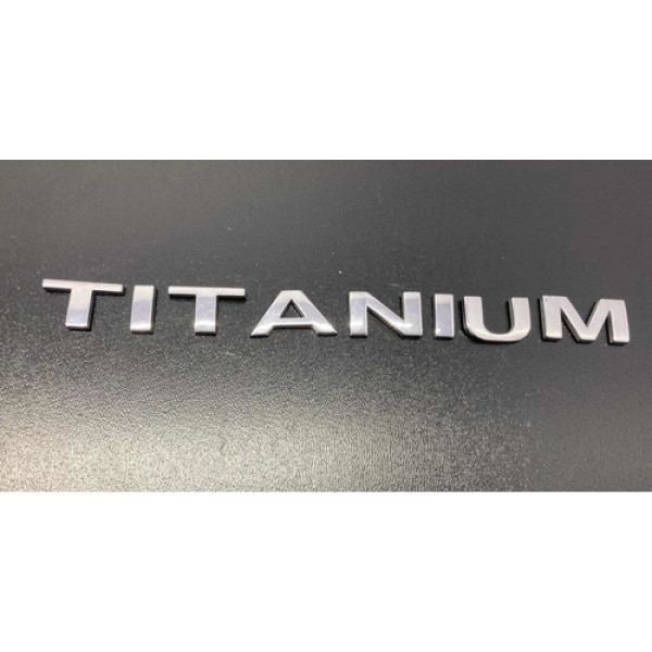 Emblema Titanium Capô Traseiro Fiat Grand Siena 2013