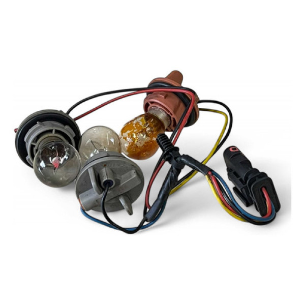 Chicote Lanterna Direita Chevrolet Onix 2013/2018