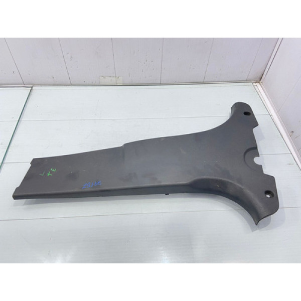 Moldura Inferior Coluna Central Esquerda Captur 2017/2023