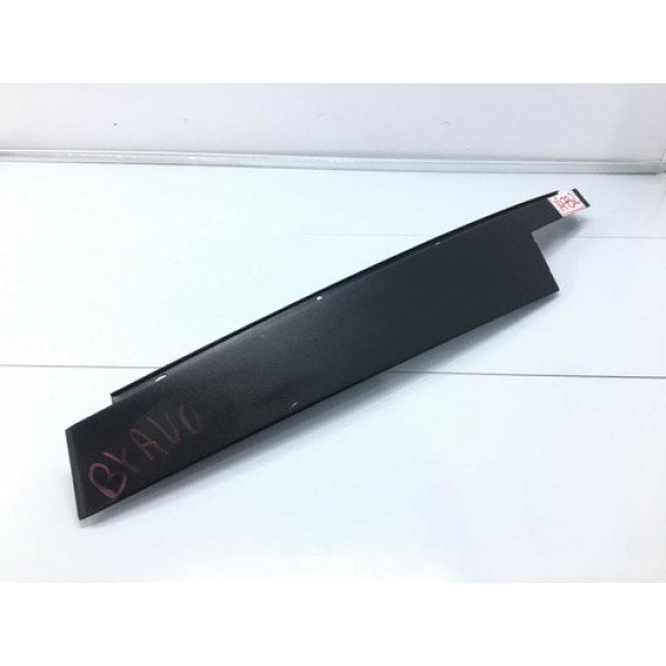 Friso Quadro Janela Dianteiro Direito Fiat Bravo 2010/2016