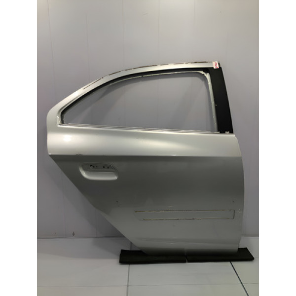 Porta Traseira Esquerda Chevrolet Onix 2013/2019 Com Detalhe Traseira Esquerda Prateado