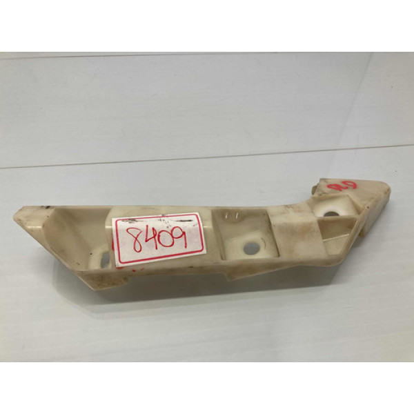 Guia Pára-choque Dianteiro Direito Nissan Livina 2010