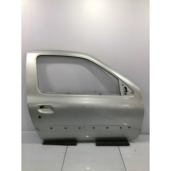 Porta Dianteira Direita Renault Clio 2004/2012 Com Detalhe Dianteira Direita Prateado