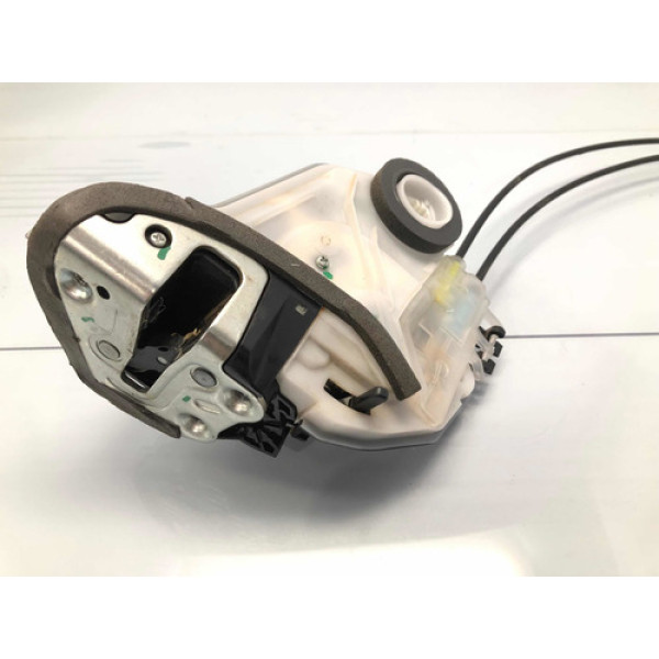 Fechadura Porta Traseira Esquerda Toyota Hilux 2020/2022