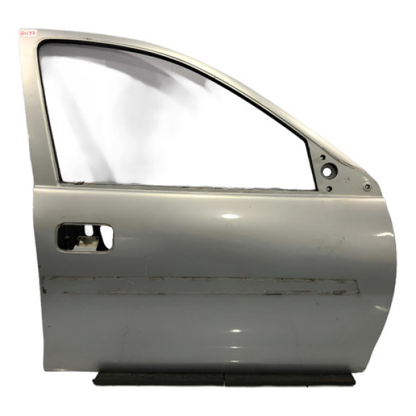 Porta Dianteira Direita Chevrolet Corsa 2000/2022 Dianteira Direita Prateado