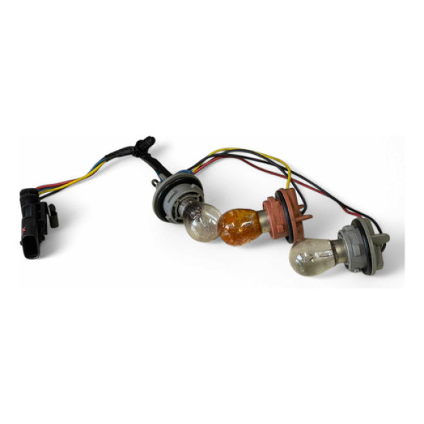 Chicote Lanterna Esquerda Chevrolet Onix 2013/2018