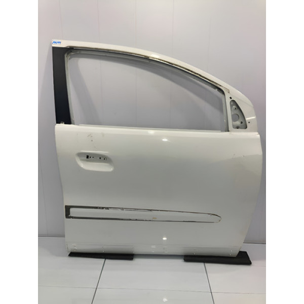Porta Dianteira Direita Chevrolet Spin 2013/2021 Com Detalhe Direita Prateado Dianteira
