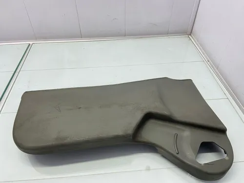 Moldura Banco Dianteiro Direito Nissan Sentra 2008/2012